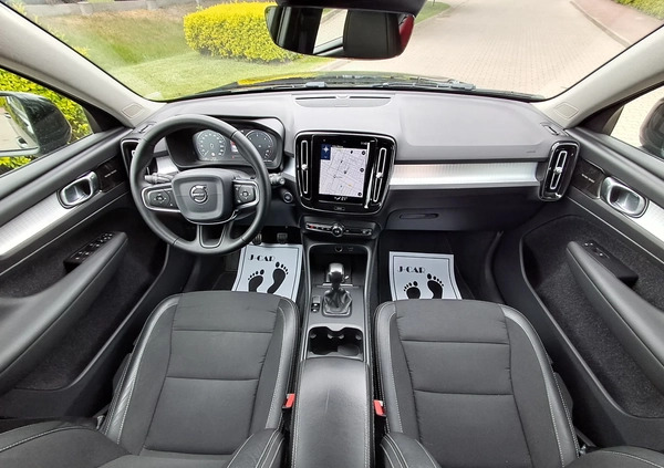 Volvo XC 40 cena 83900 przebieg: 197000, rok produkcji 2018 z Maków Podhalański małe 529
